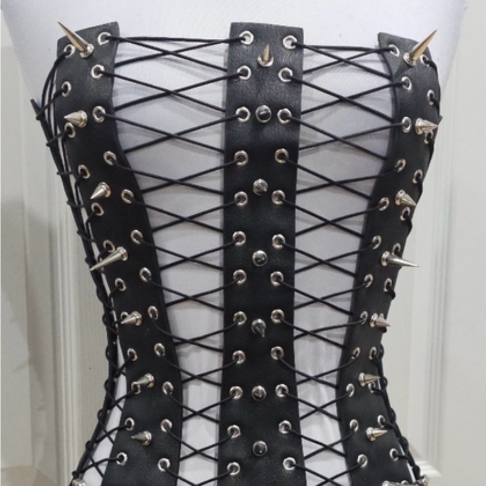 Namilia Dolls Kill Lace Up Spiked Inferno Black Corset Top NWT XS - Picture 3 of 12